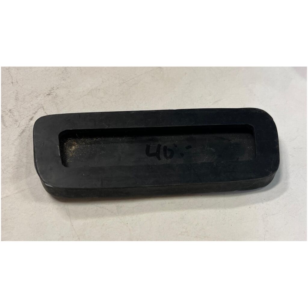 Pedalgummi broms utv.mått: 14,5x6cm, inv.mått: 117,1x29,0mm