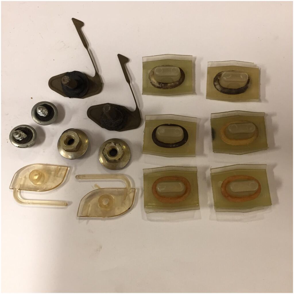 CLIPS DÖRRLISTER + INSTRUKTIONER CHEVROLET 1963-64 , GM 3852505
