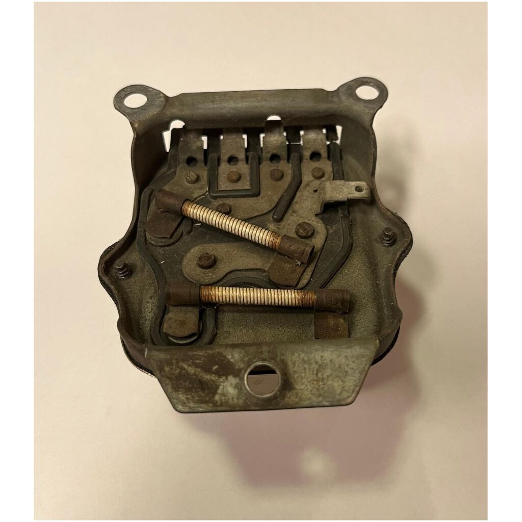 LADDNINGSRELÄ 12V Jeep Buick Chev Olds Pont Cad 1962-74 VR103, Delco Remy