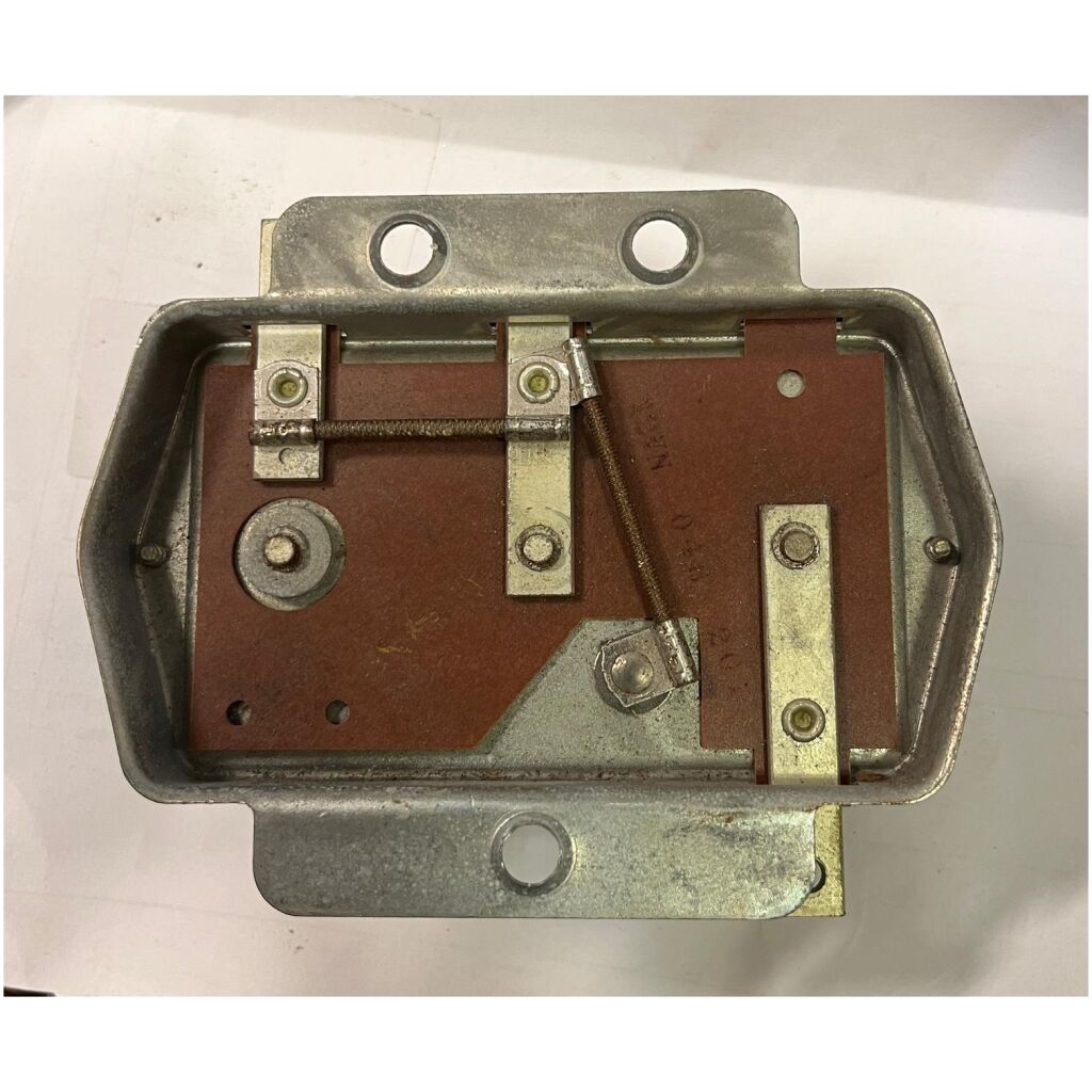 Laddningsrelä 12V neg. grd 28-33Amp Chry Dodge Plym 1956-60, Ampco VR-604