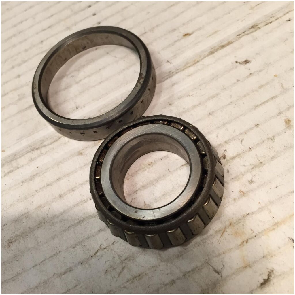 HJULLAGER BOTTENSTOCKSAXEL VOLVO DL GLE 245-265 1979-84, FEDERAL MOGUL A-14