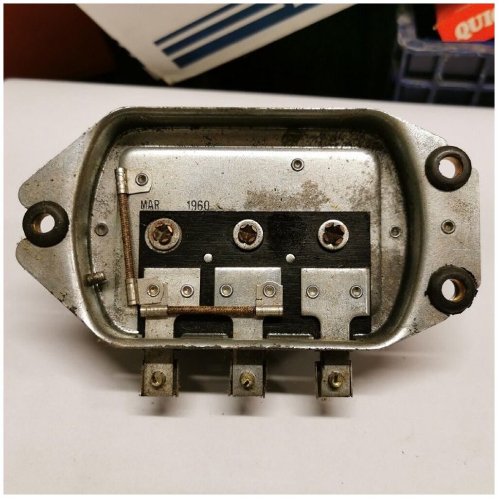 Laddningsrelä 12V för bilar med 30-40A generator , Tungsten VR-60