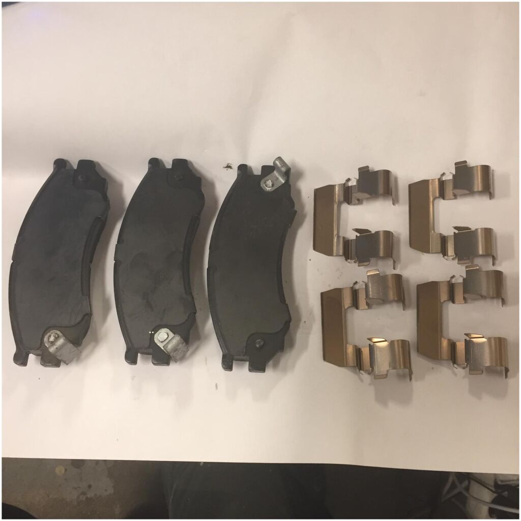 3 Bromsbelägg fram Cadillac Buick Pontiac Oldsmobile 1997-02 , 21012856