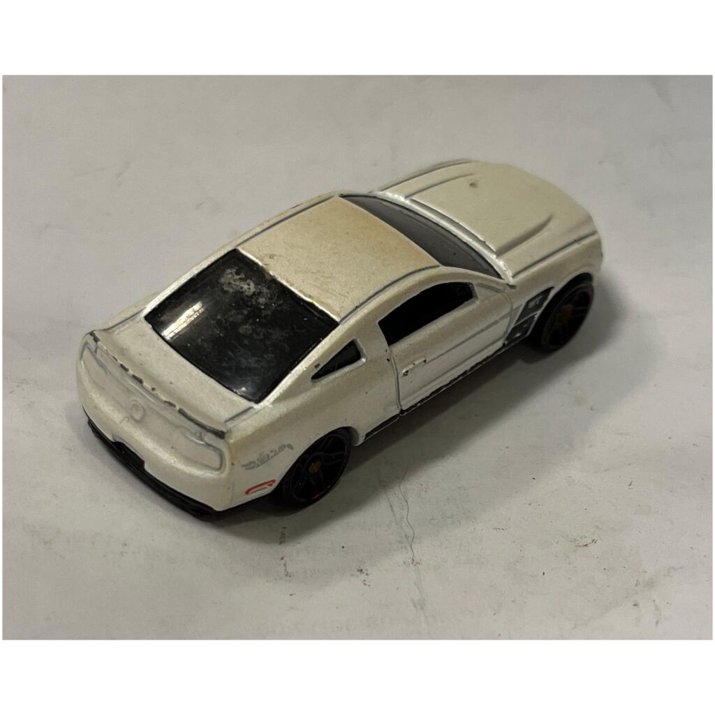 Ford Mustang GT 2010 - Hot Wheels 1/64
