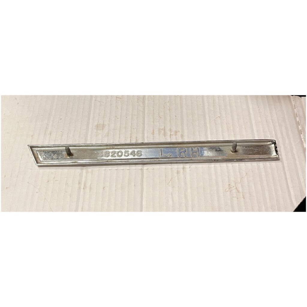 Framskärmslist emblem Chevrolet Impala 1963 L.R H , GM 3820546
