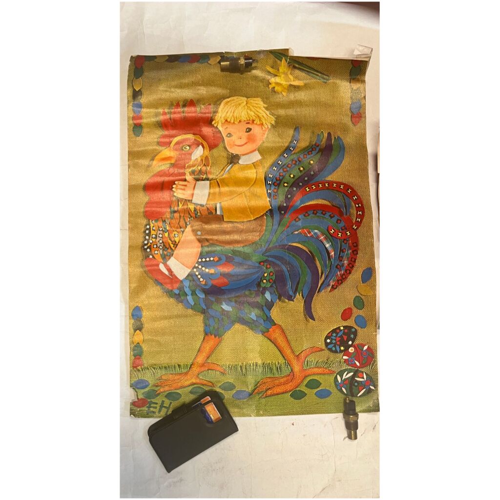 Gammal påskbonad papper 64x42cm pojke tupp ägg påskliljor