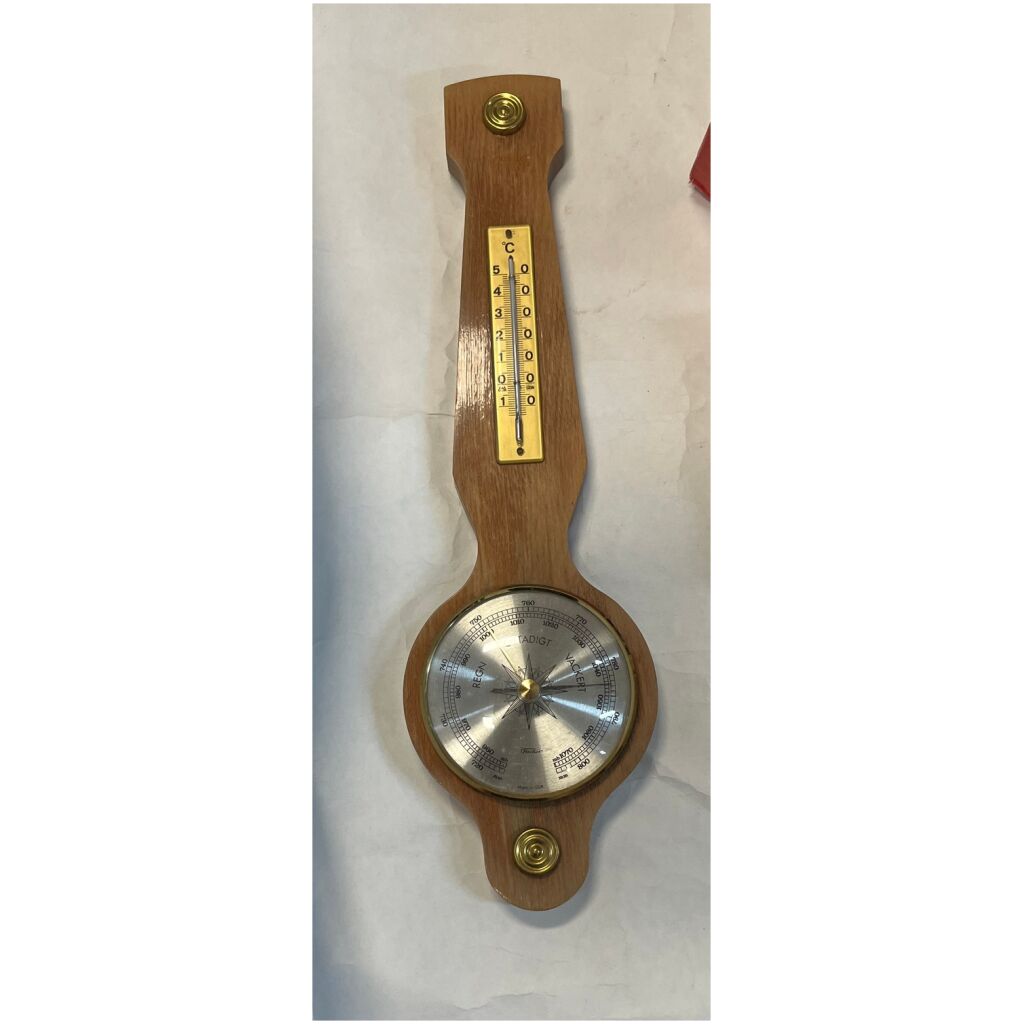 Barometer & termometer vägghängd i trä med upphängningsögla baktill, Fischer GDR