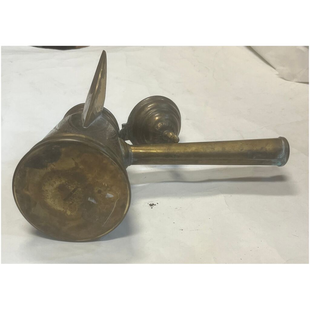 Gammal turkisk tekanna vattenkokare med lock i mässing tillverkad 1900-1940