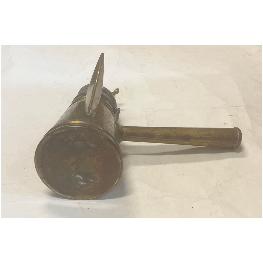 Gammal arabisk Israelisk tekanna vattenkokare med lock , mässing ca 1900-1940-tal