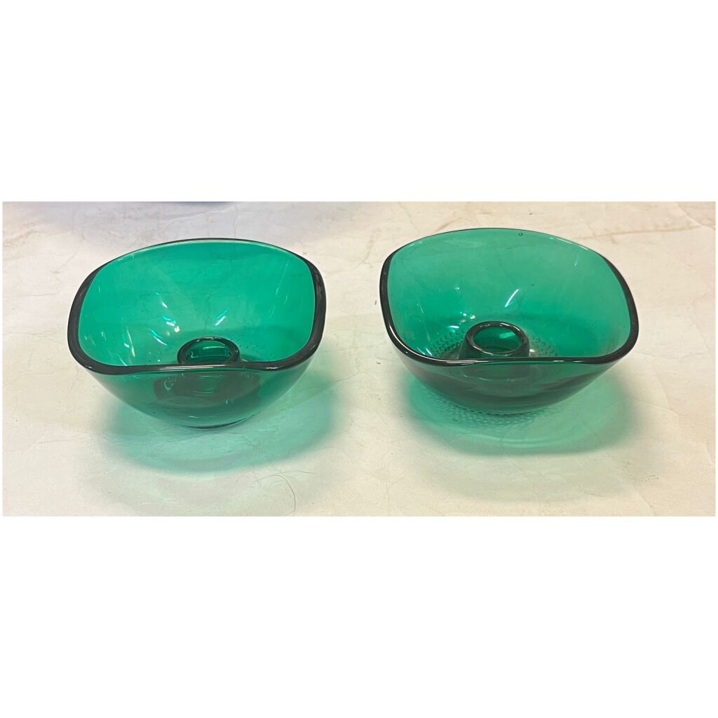 2 ljusstakar i grönt glas12x5cm