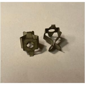 2 stycken clips , AC GM gr.9.744 8986050