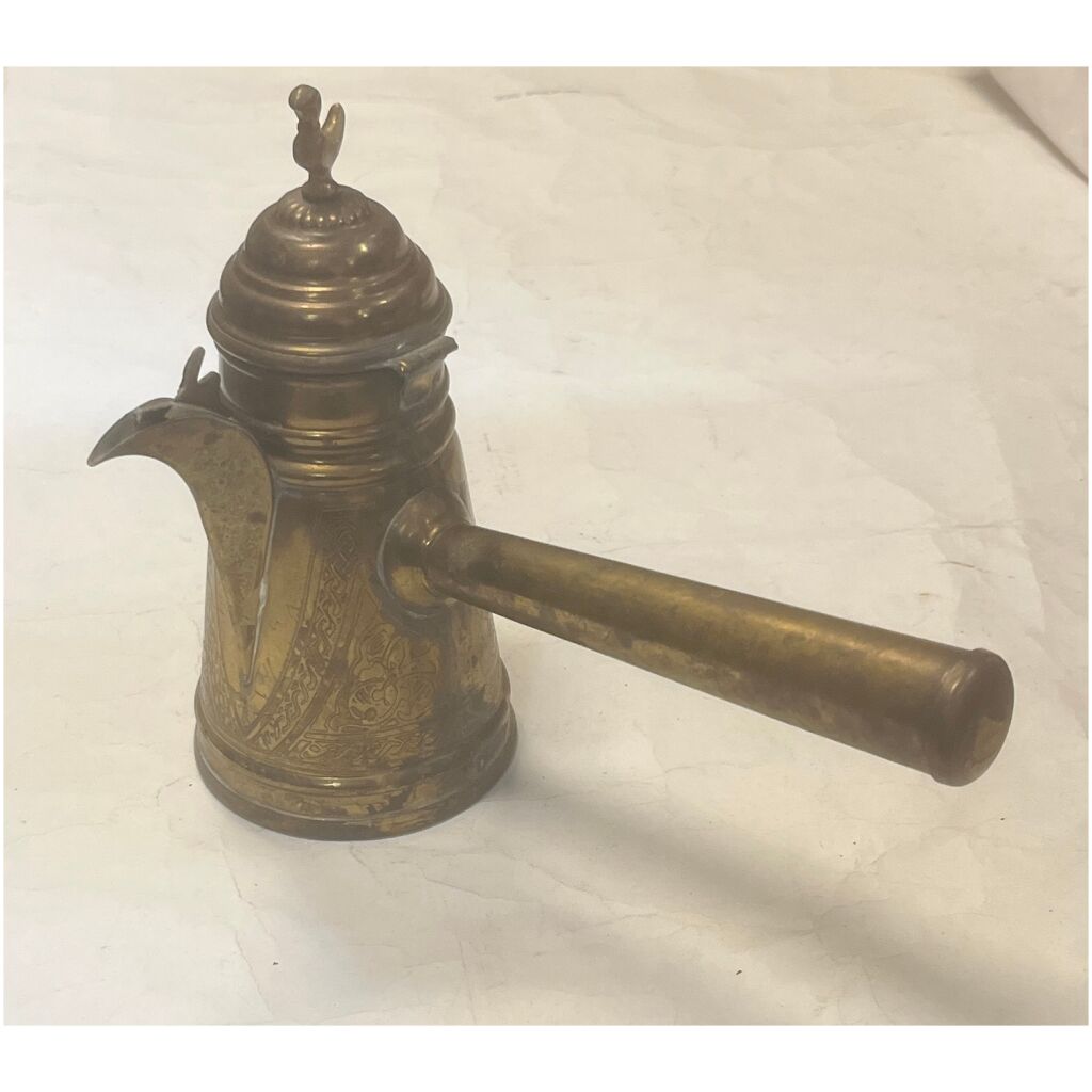 Gammal arabisk Israelisk tekanna vattenkokare med lock , mässing ca 1900-1940-tal