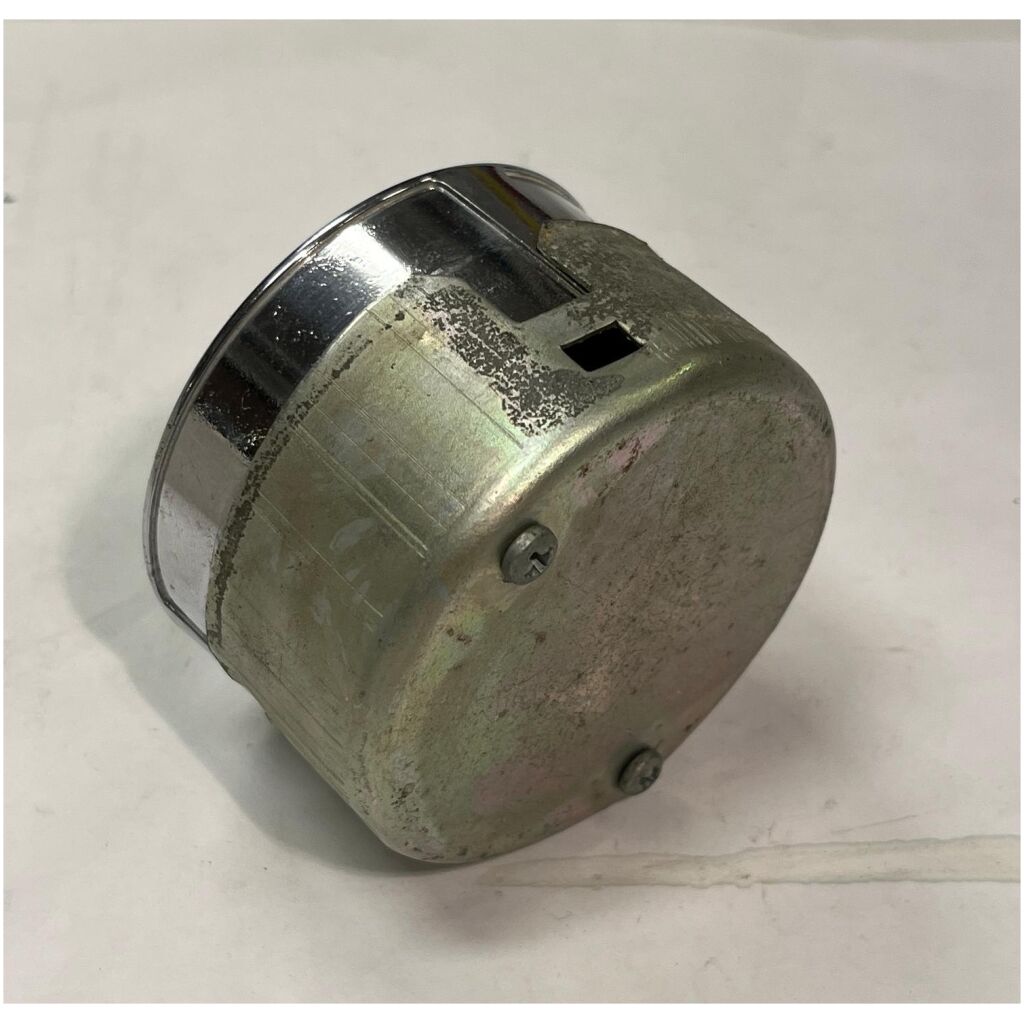 DELETE PLATTA MED V EMBLEM TILL INSTRUMENTBRÄDAN 1960 CADILLAC