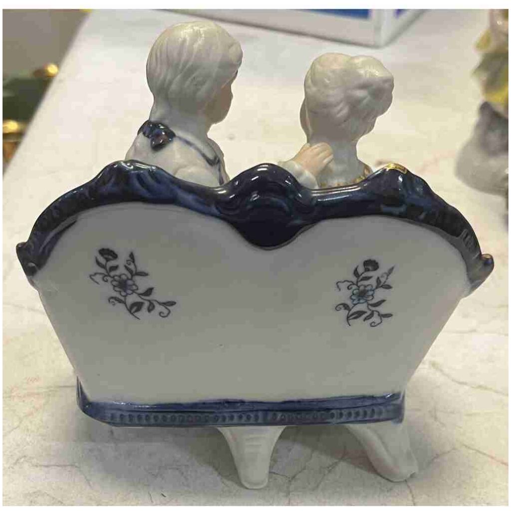 Figurin porslin kolonial handmålad i Japan 15x14x10cm