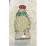 Figurin porslin kvinna med mandolin kolonial handmålad i Japan 19x10x5cm