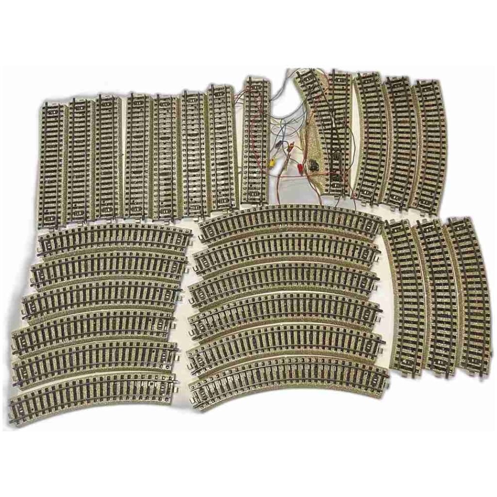 Parti räls / skenor varav en växel totalt 27 skenor Märklin tågbana