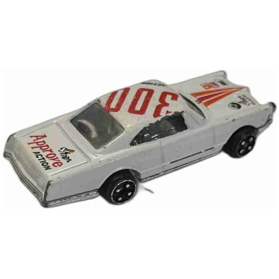 Pontiac Grand Prix coupe 1966 1/64 metall & plast 73x26mm - Made in China