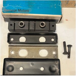 Motorfäste fram komplett Chevrolet & GMC Truck 1937-1954 , GM 2219852 NOS