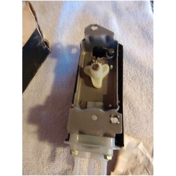 NOS SPOLARPUMP CHEVROLET 1961-62