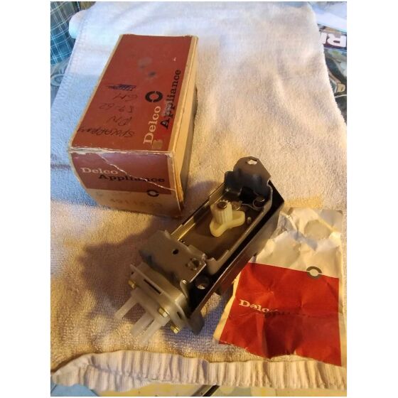 NOS SPOLARPUMP CHEVROLET 1961-62