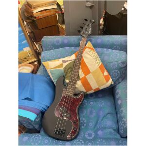 Harley Benton PB "shorty" short scale bas