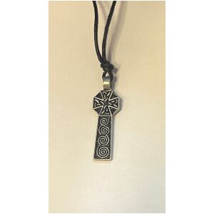 Keltiskt kors med läderrem