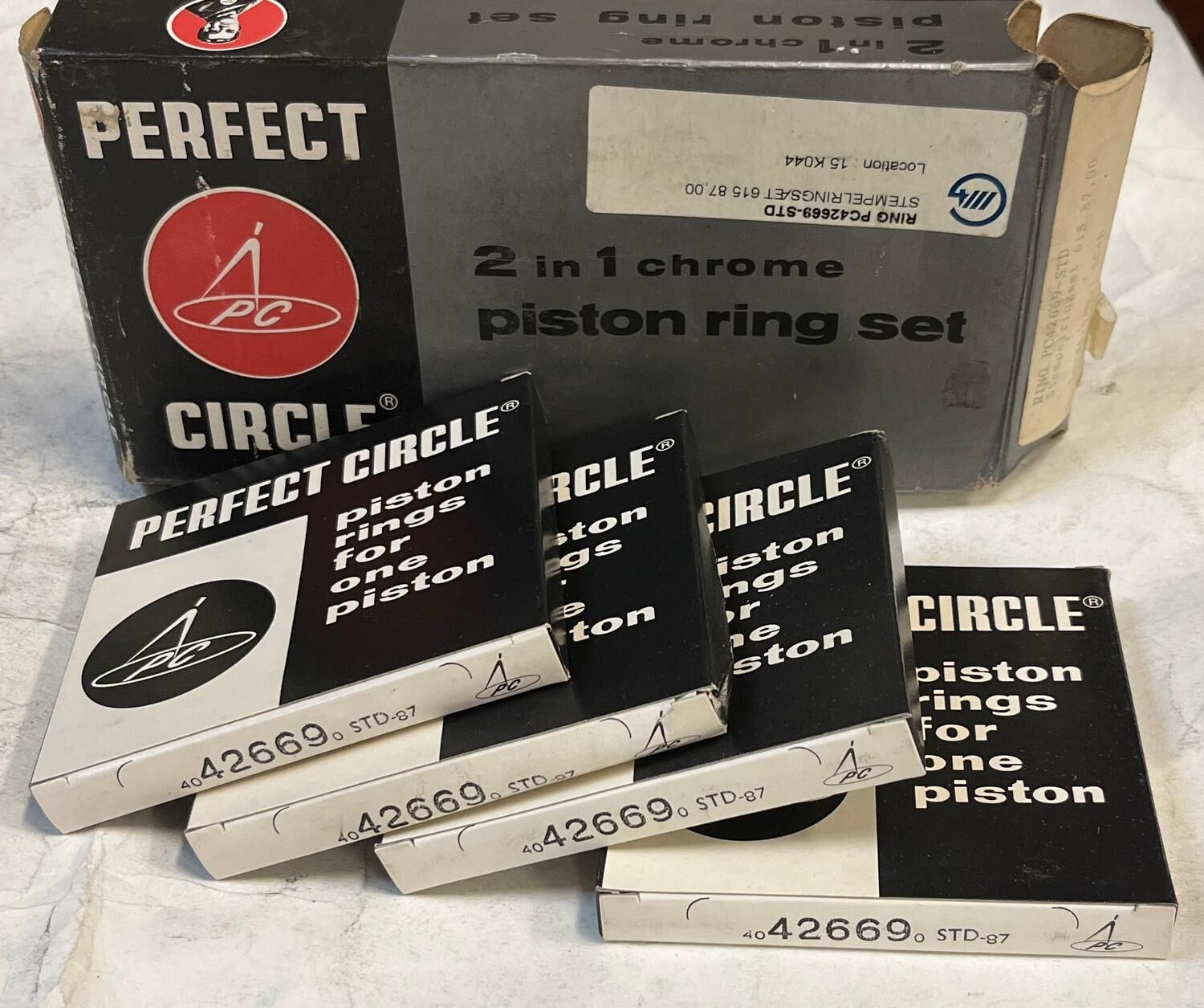 NOS Kolvringsats Mercedes-Benz 220D (1968–1976) – Perfect Circle STD