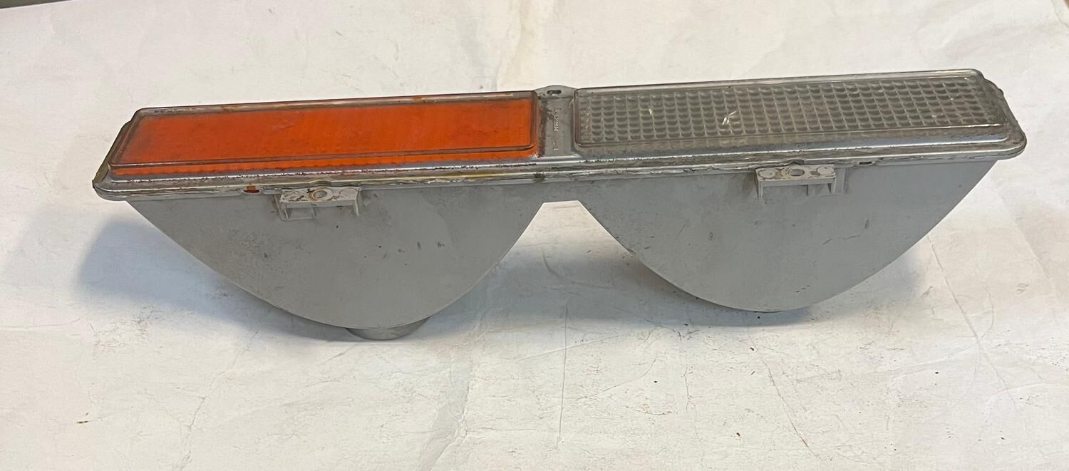 Blinkers parkeringsljus vänster Olds Delta 88 & 98 1977-79 GM 5968321B - Bild 2