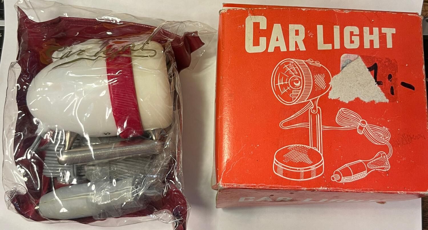 service Lampa 6V till gammelbilen med magnetfäste 50-60 tal ny