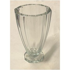 Kristallvas på fot i tjockt glas 20cm hög x 12cm dia x 8cm dia foten,