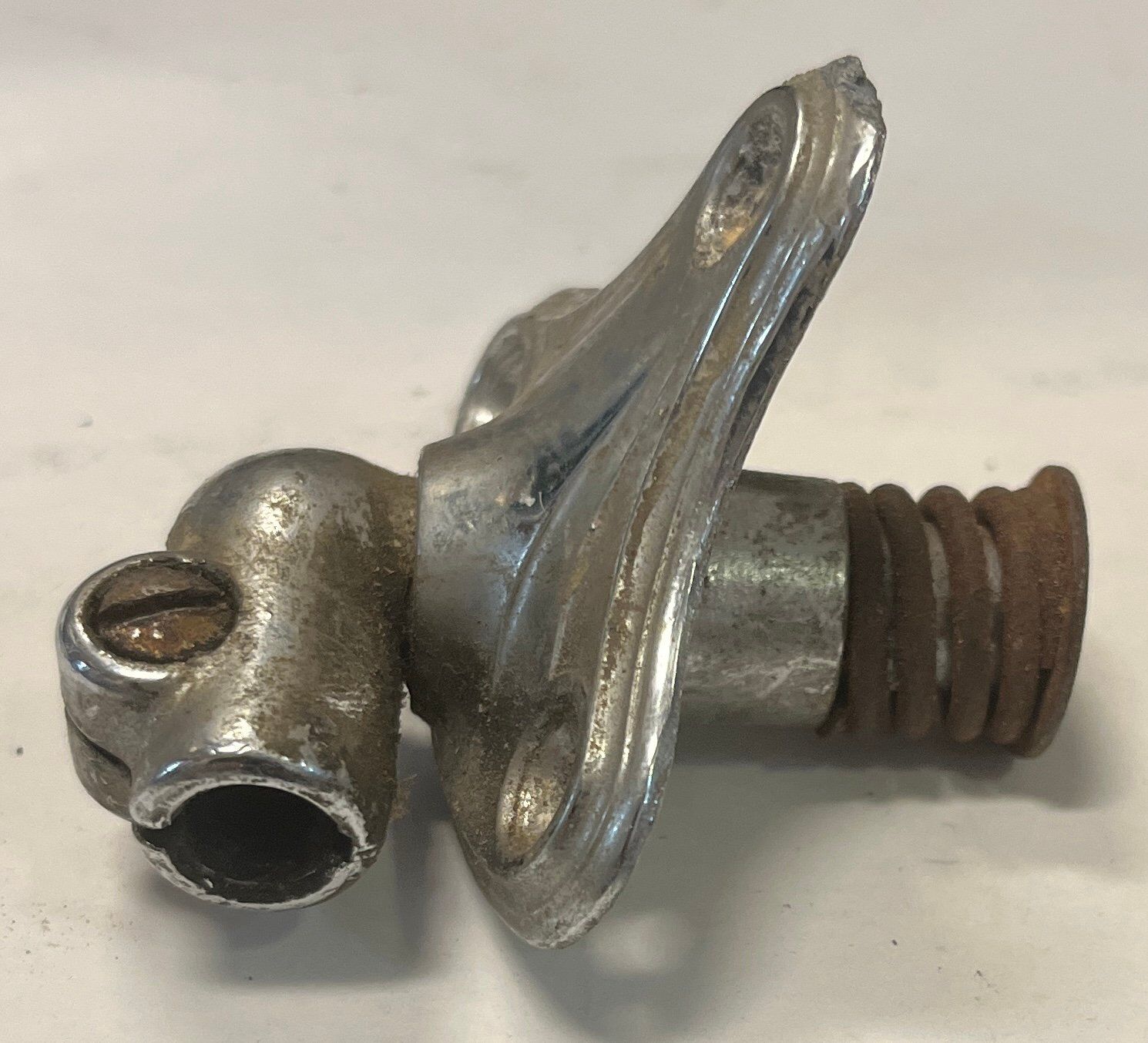 Solskyddsfäste vänster 1941-1954 Buick Olds Chev Pontiac GM 4113902 begagnad - Bild 2