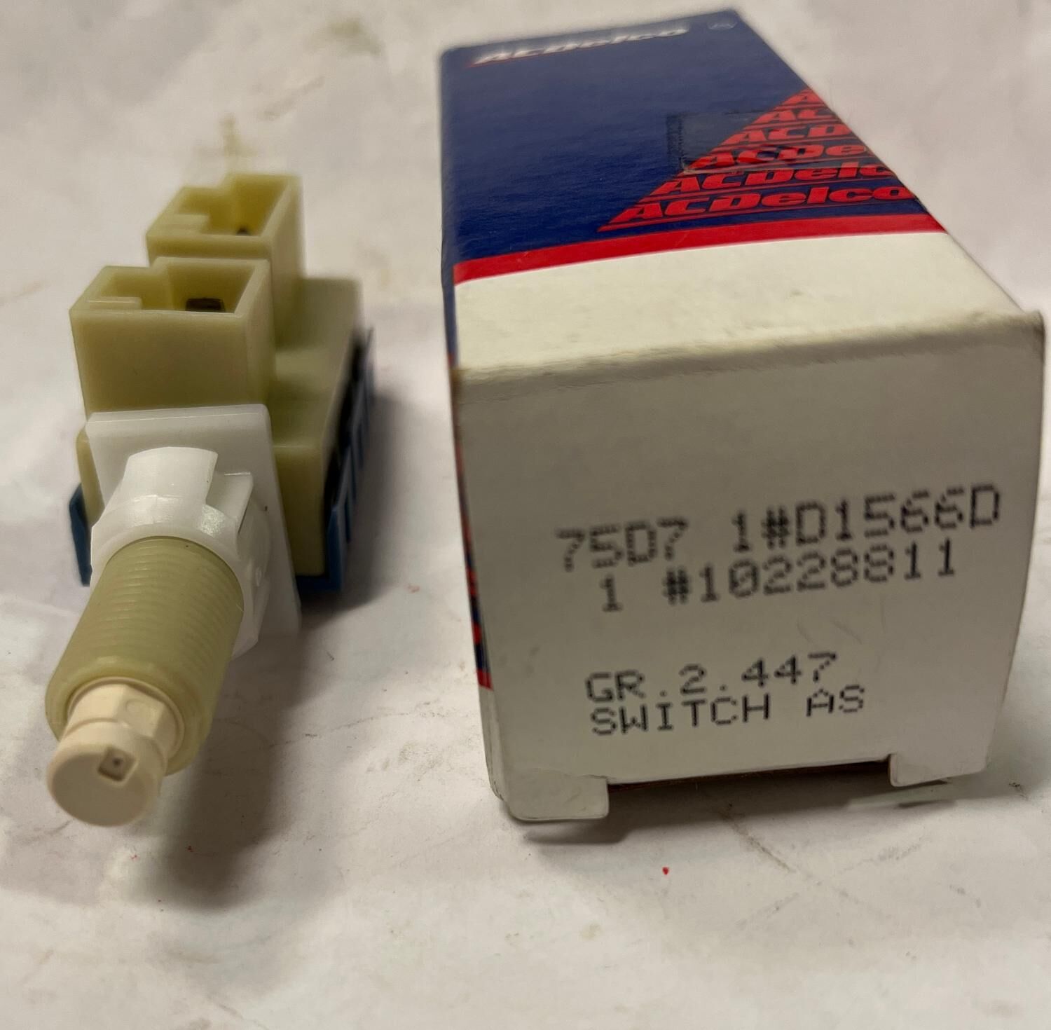 Bromsljuskontakt Buick Chev Olds Pontiac 1994-95, AC Delco D1566D 10228811