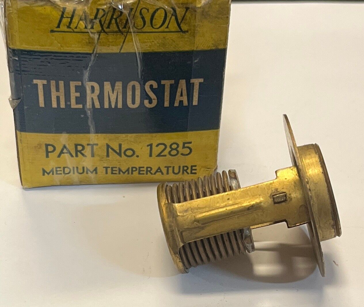 TERMOSTAT MEDIUM 64-68*C V8 FORD 37-48, MERCURY 39-48 , HARRISON 1285