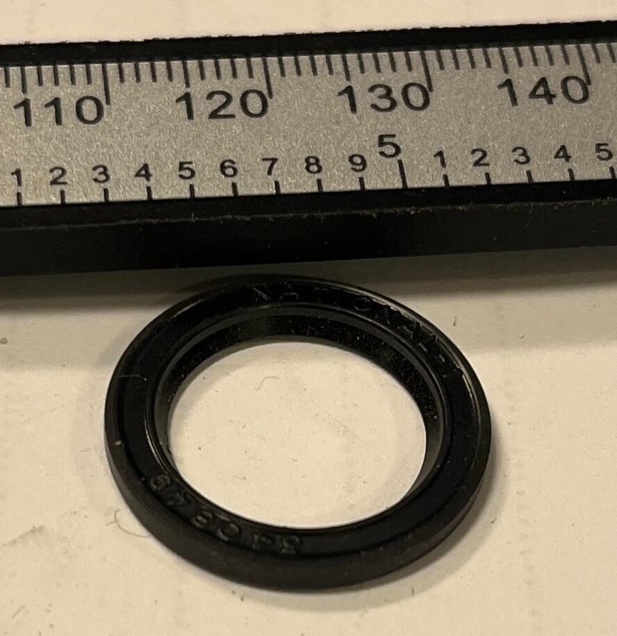 Packbox Oljepumpsaxel Automatlåda Fram 15,88x22,23x2,36 mm GM THM125C 1982-83 NAS 340849