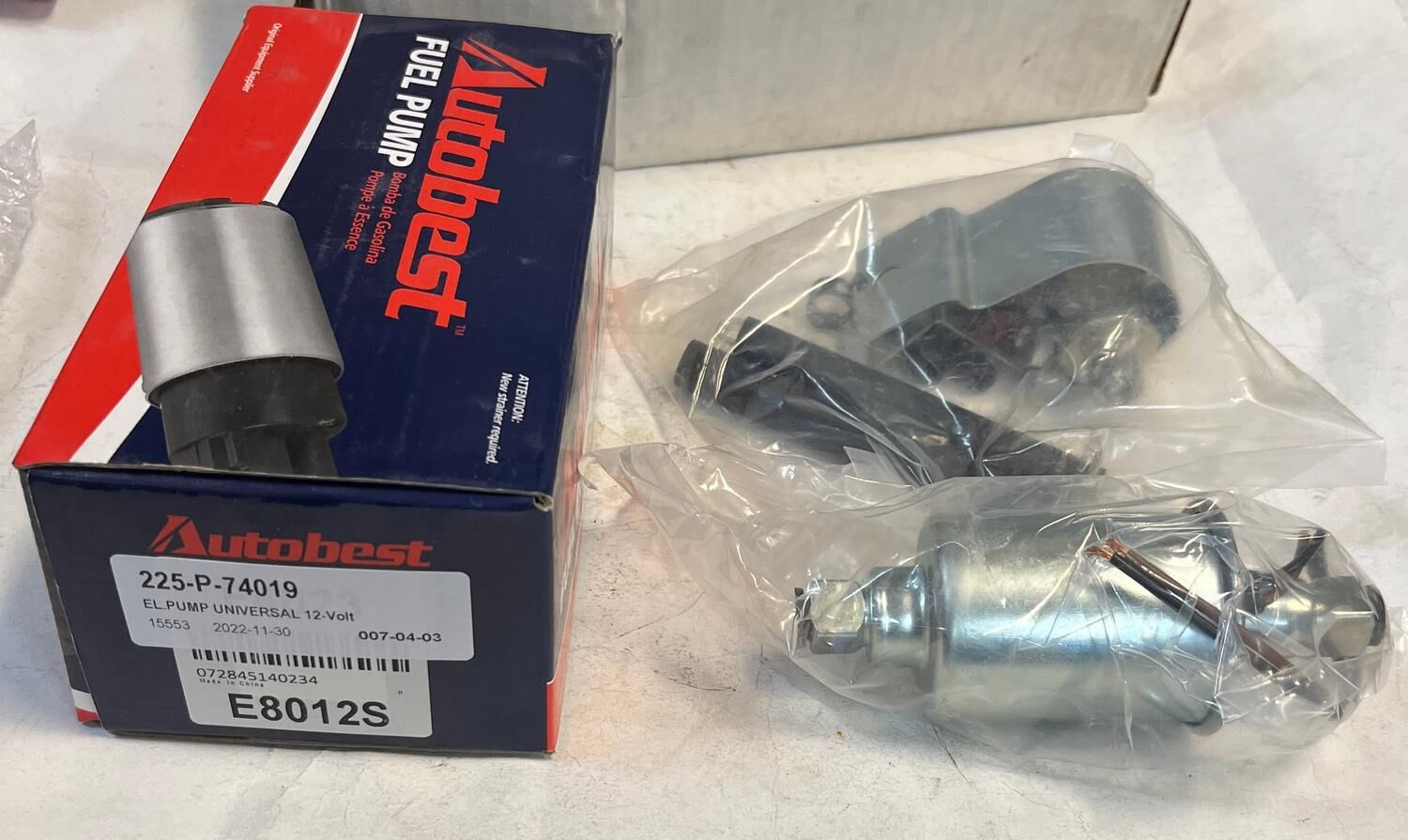 Bränslepump elektrisk 12V 5-9 PSI universal & Camaro 1986-87 , Autobest E8012S - Bild 2