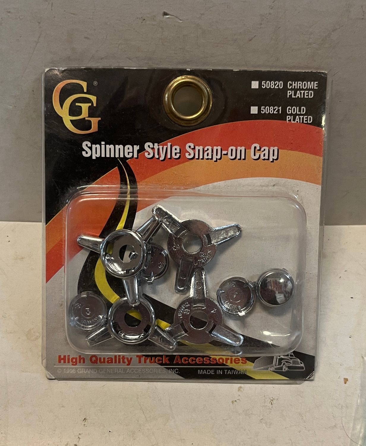 Skruvhuvudkåpor i Spinner Snap-On-stil 4st krompläterade , Grand General 50820 - Bild 2