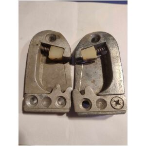 DÖRRLÅS DELEN PÅ A-STOLPEN  "STRIKER PLATES" 1955-62 GM