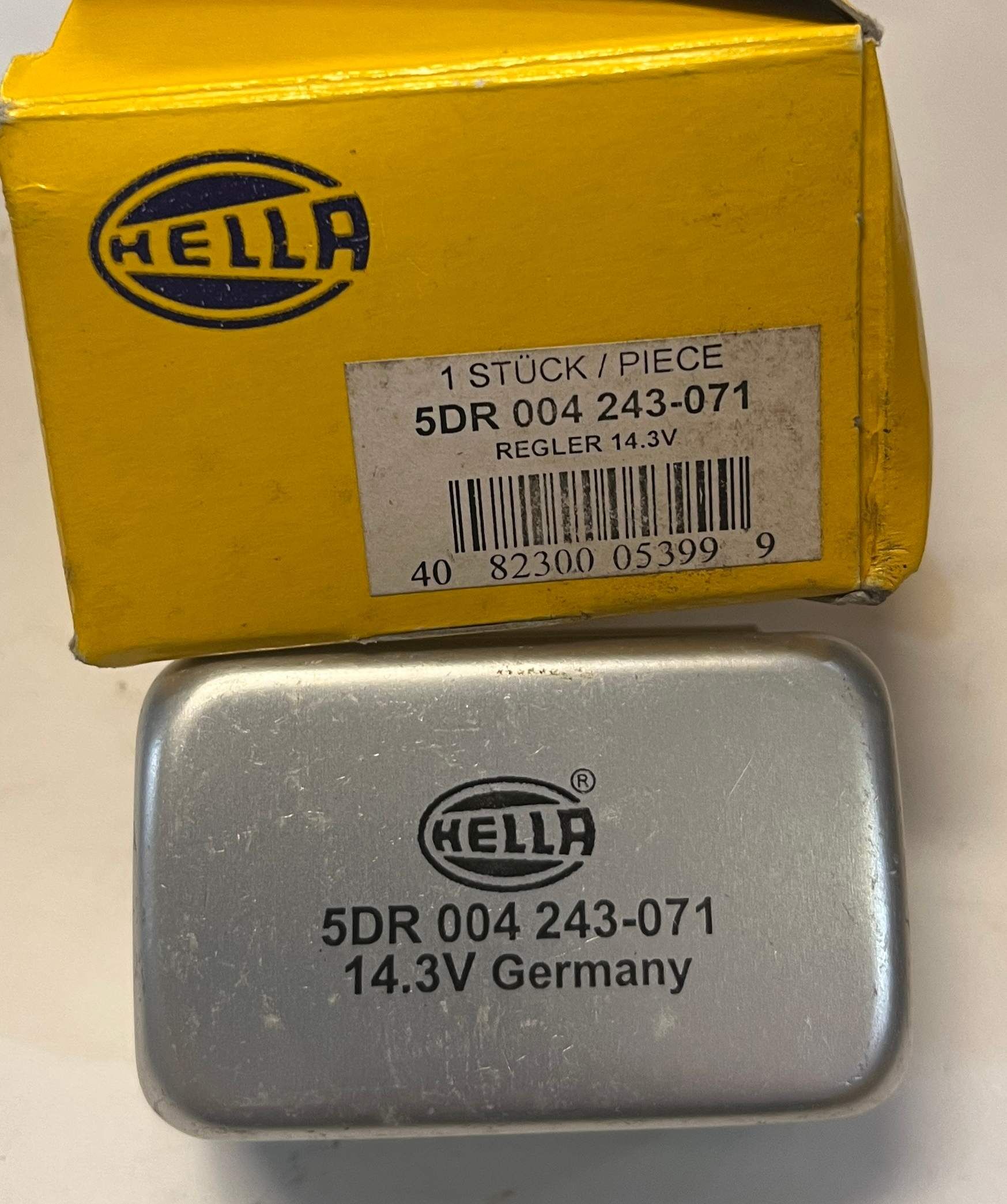 Generatorregulator 12V 3-stift Hella 5DR 004243-071