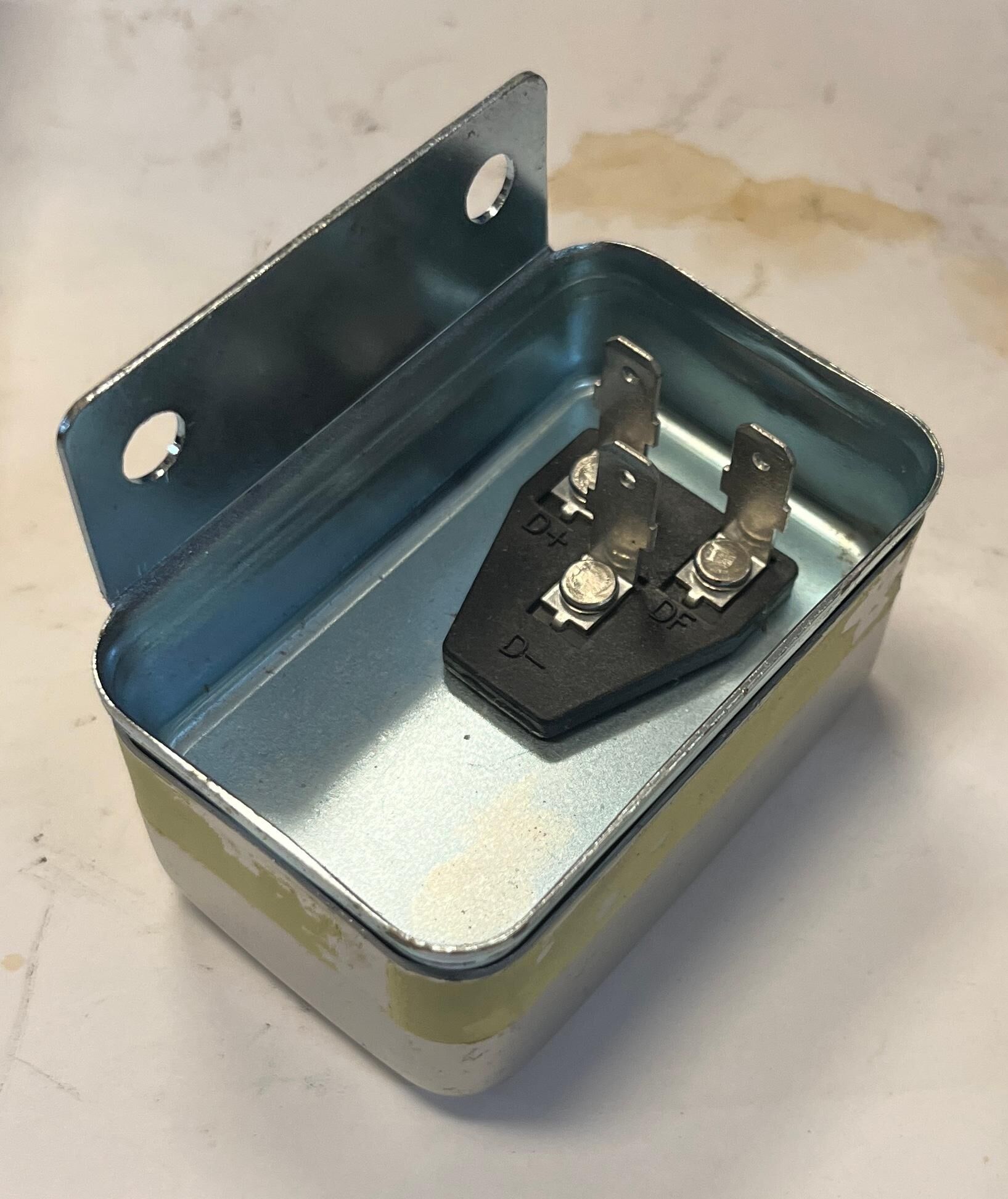 Generatorregulator 12V 3-stift Hella 5DR 004243-071 - Bild 2