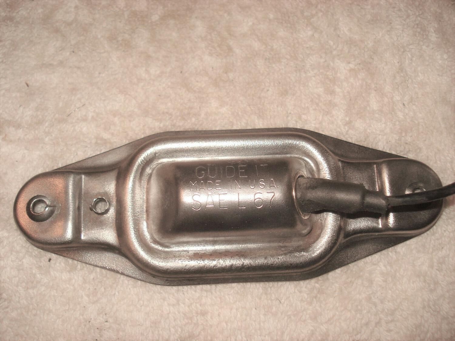 NUMMERSKYLTBELYSNING BAK CHEVROLET & GMC 1967-92, NOS GM 5958467 - Bild 2