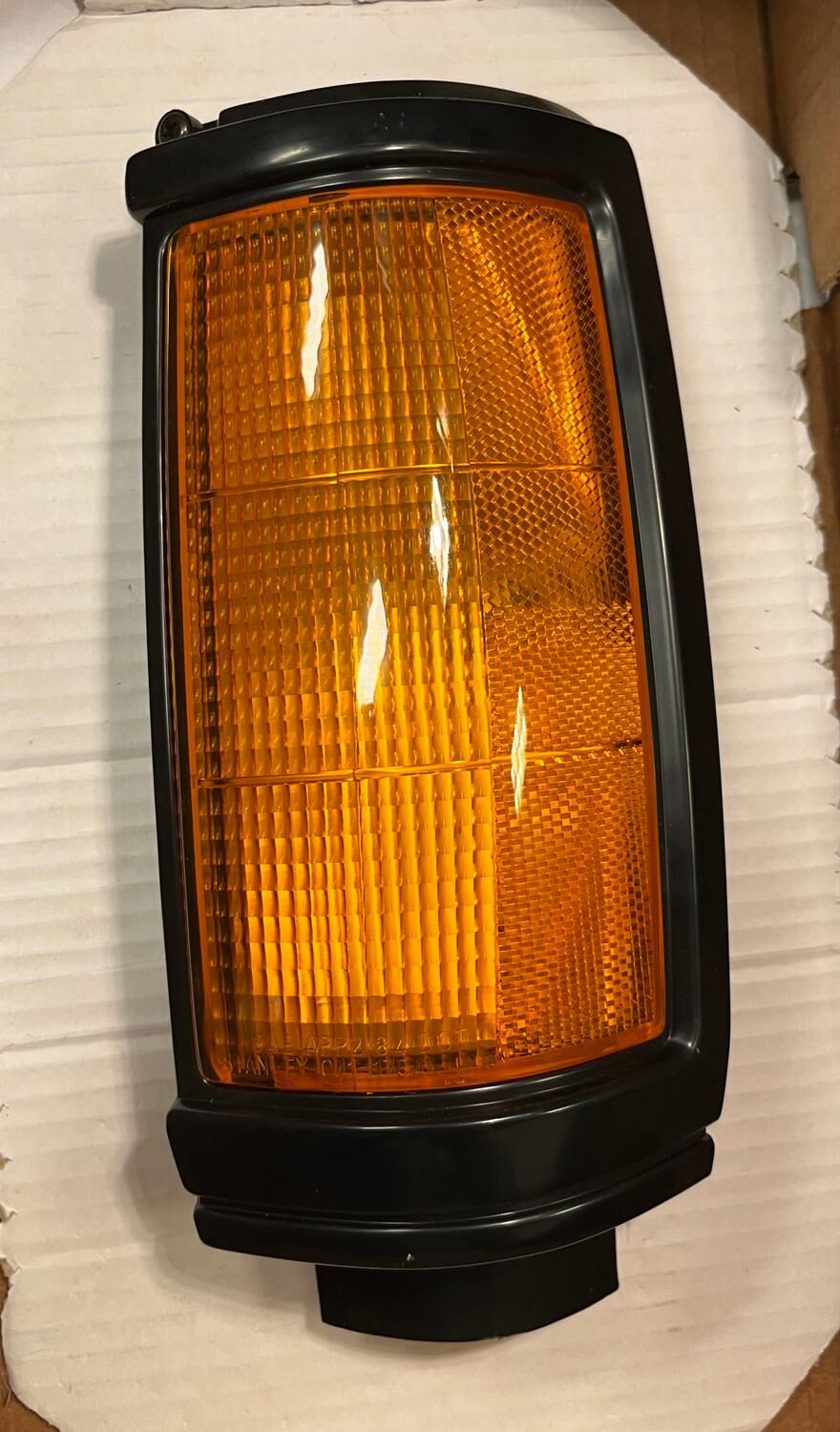 Blinkers vänster bak Dodge Ram & Mitsubishi Mighty Max 1987-96, Mopar MB527081