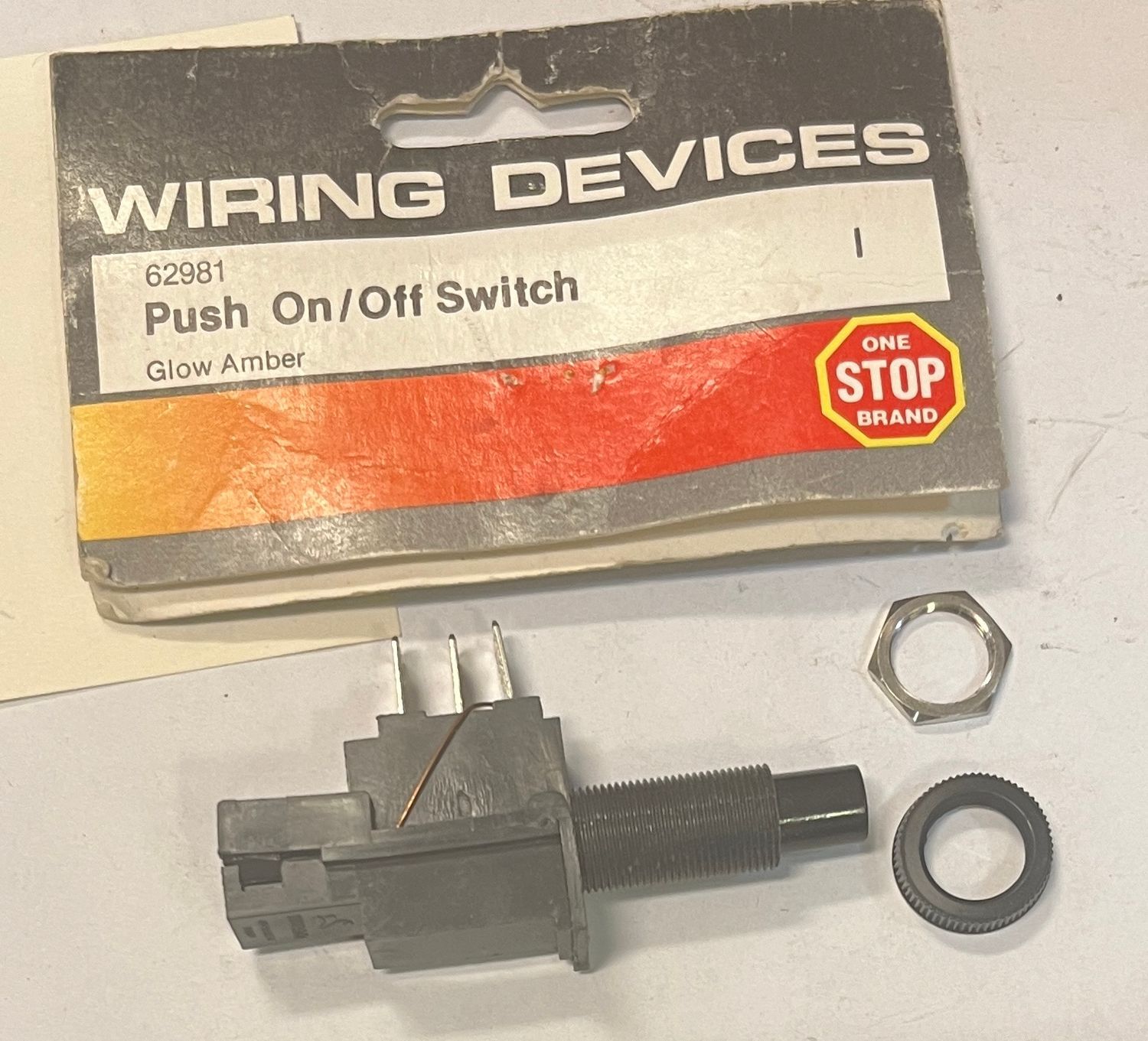 Belyst tryckströmbrytare Push On/Off Amber Wiring Devices 62981 - Bild 2