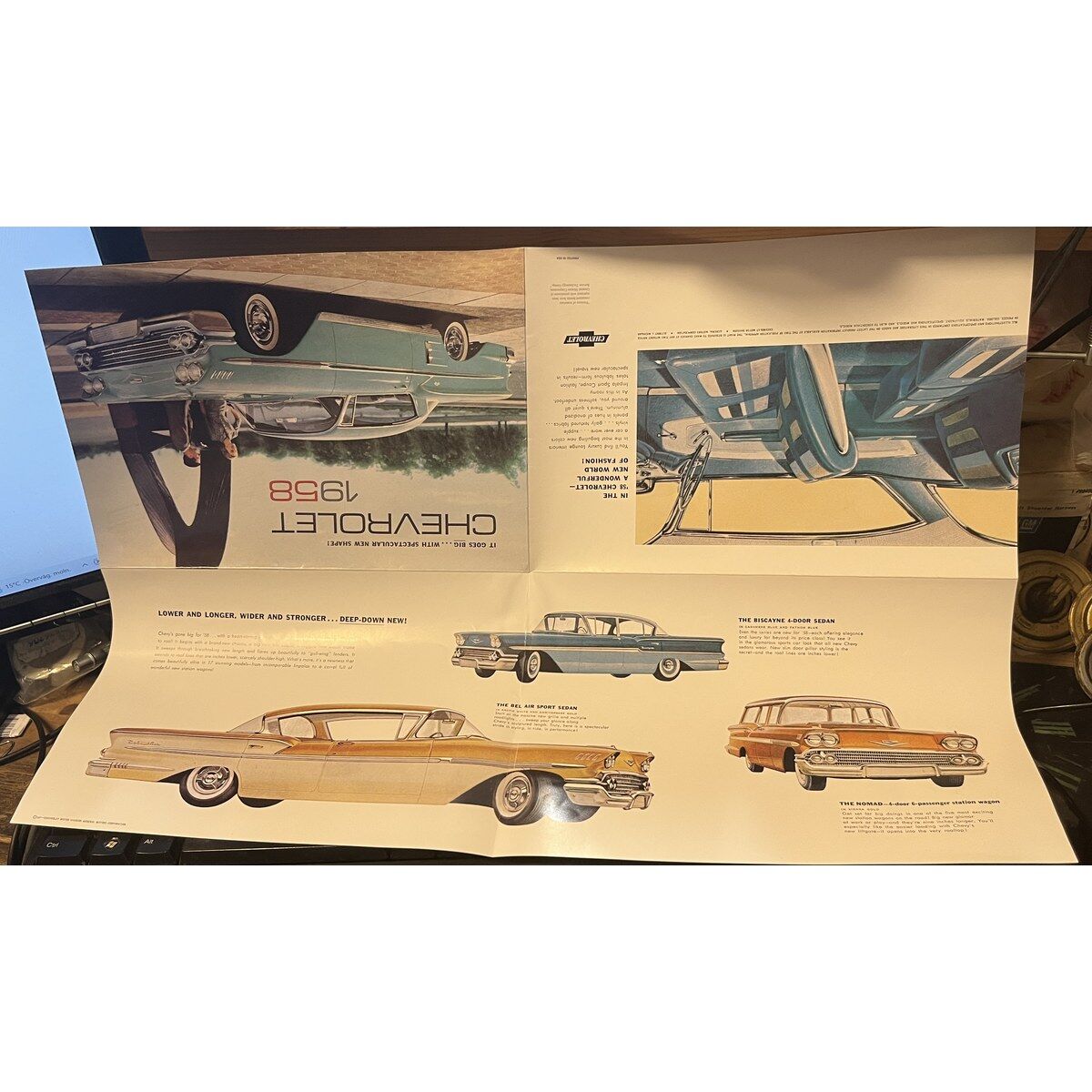Försäljningsbroschyr 1958 Chevrolet "It Goes Big" Foldout Brochure - Bild 2