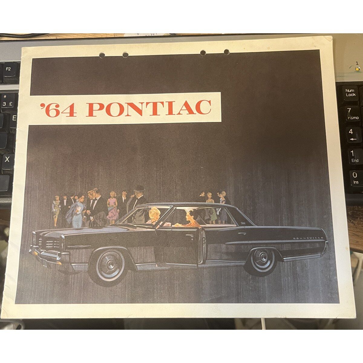 Original Pontiac 1964 Försäljningsbroschyr – Wide-Track 16 sidor hålslagen