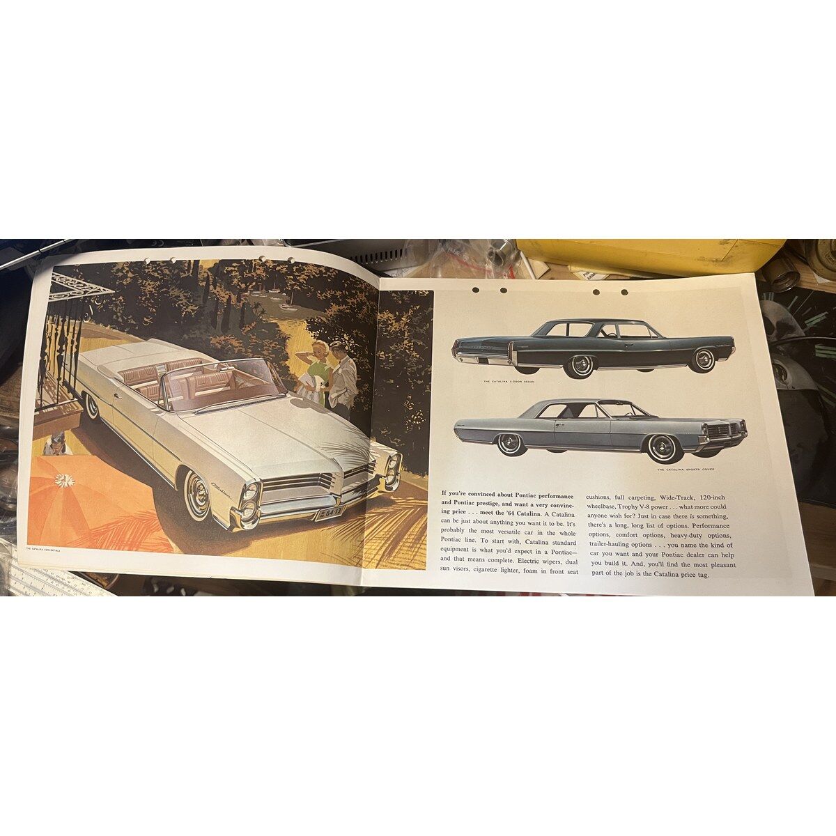 Original Pontiac 1964 Försäljningsbroschyr – Wide-Track 16 sidor hålslagen - Bild 4