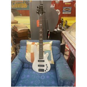 Harley Benton B-550 5 string bass