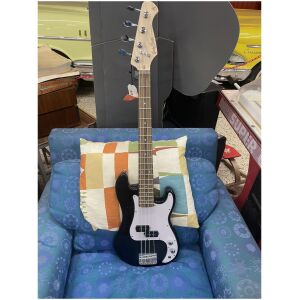 Harley Benton PB Shorty