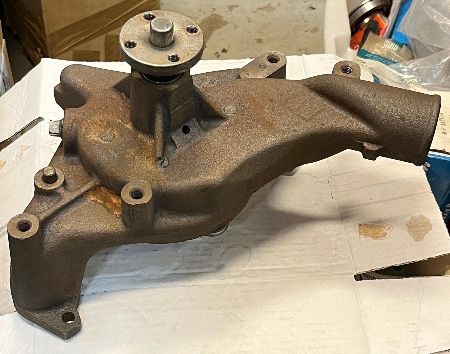 Vattenpump gjutjärn Ford FE 352-428 1965-76 Typ 8805 / D4TZ-8501-H